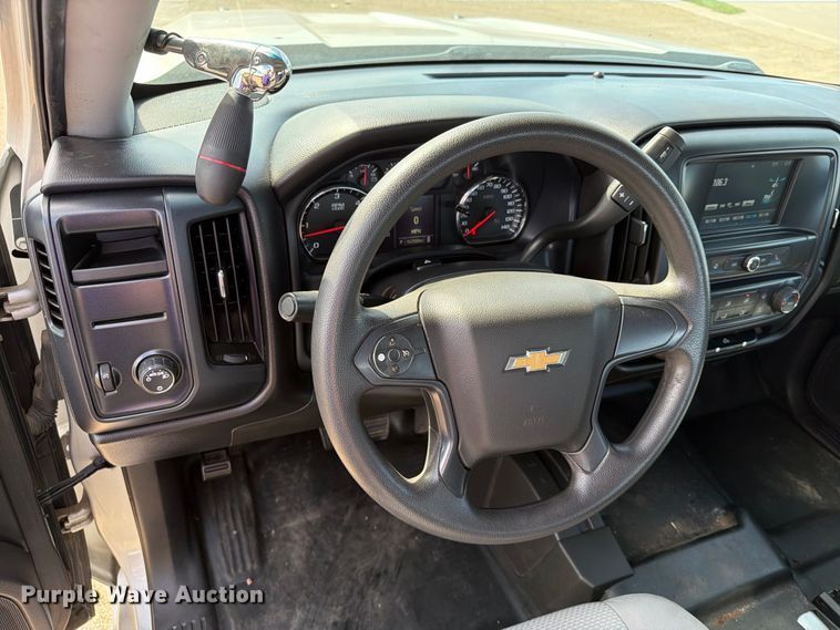 image for item FT6822 2016 Chevrolet Silverado 1500 Crew Cab pickup truck