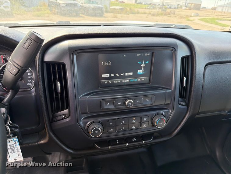 image for item FT6822 2016 Chevrolet Silverado 1500 Crew Cab pickup truck