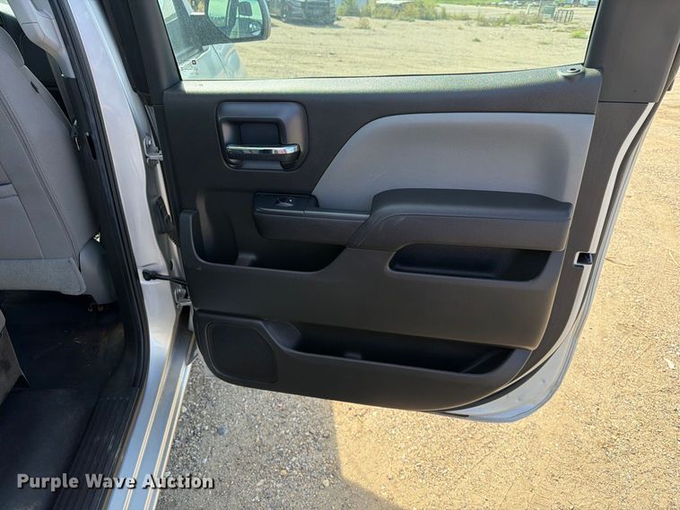 image for item FT6822 2016 Chevrolet Silverado 1500 Crew Cab pickup truck
