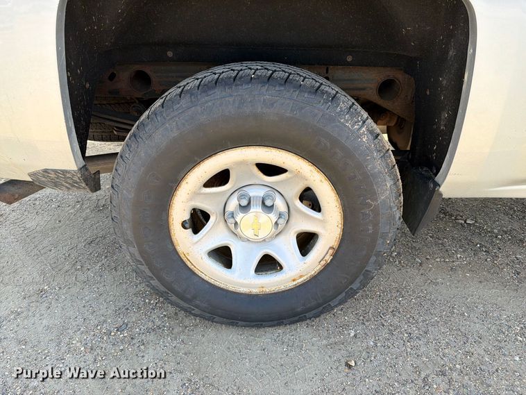 image for item FT6822 2016 Chevrolet Silverado 1500 Crew Cab pickup truck