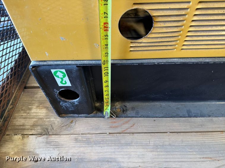 image for item FT6825 1995 Caterpillar SR4 B generator