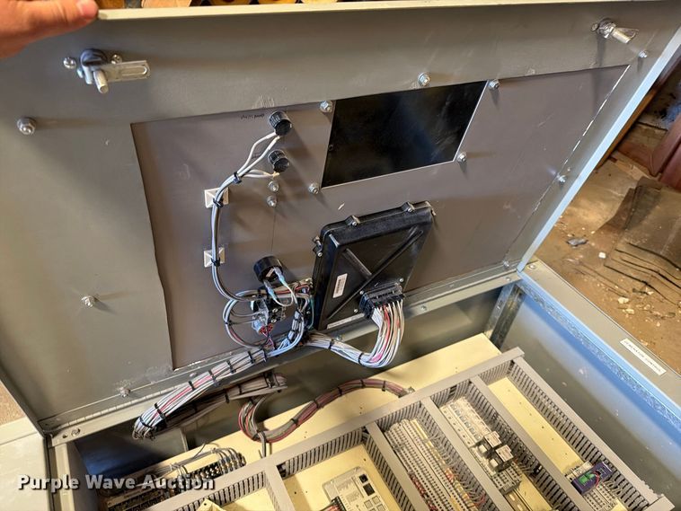 image for item FT6825 1995 Caterpillar SR4 B generator
