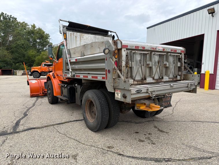 image for item FT7502 2002 Sterling L7500 dump truck