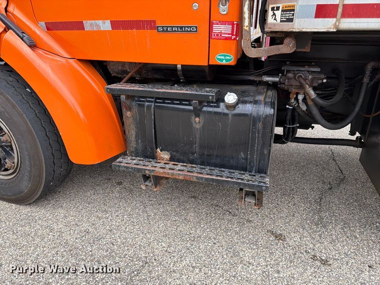image for item FT7502 2002 Sterling L7500 dump truck