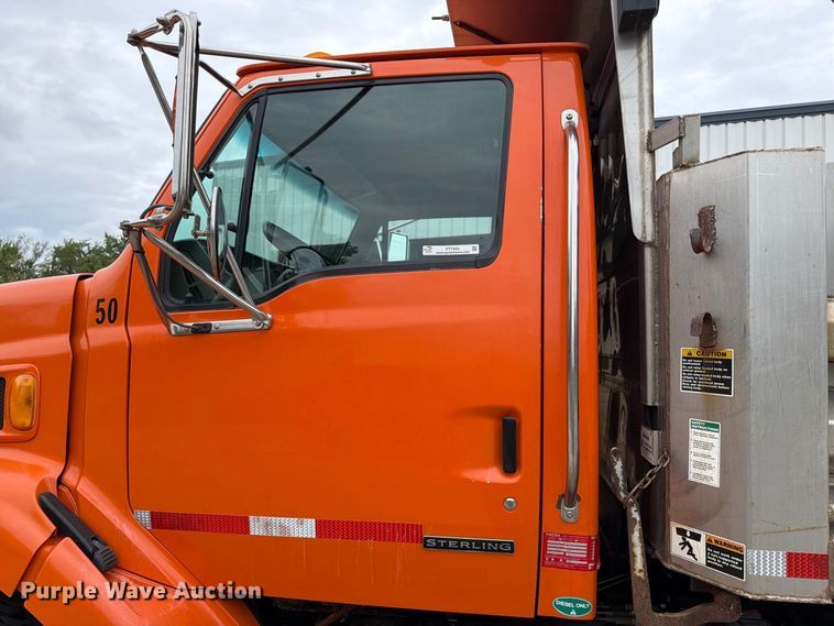 image for item FT7502 2002 Sterling L7500 dump truck