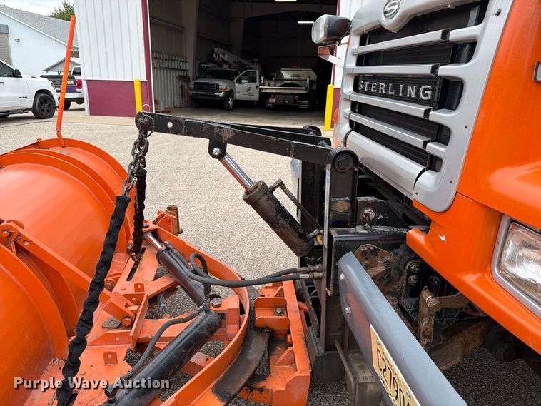 image for item FT7502 2002 Sterling L7500 dump truck