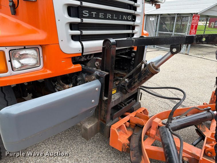 image for item FT7502 2002 Sterling L7500 dump truck