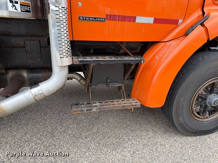 image for item FT7502 2002 Sterling L7500 dump truck