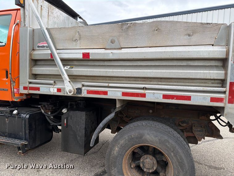 image for item FT7502 2002 Sterling L7500 dump truck