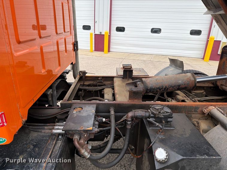 image for item FT7502 2002 Sterling L7500 dump truck