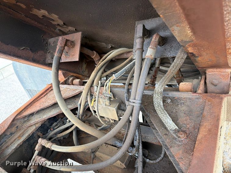 image for item FT7502 2002 Sterling L7500 dump truck
