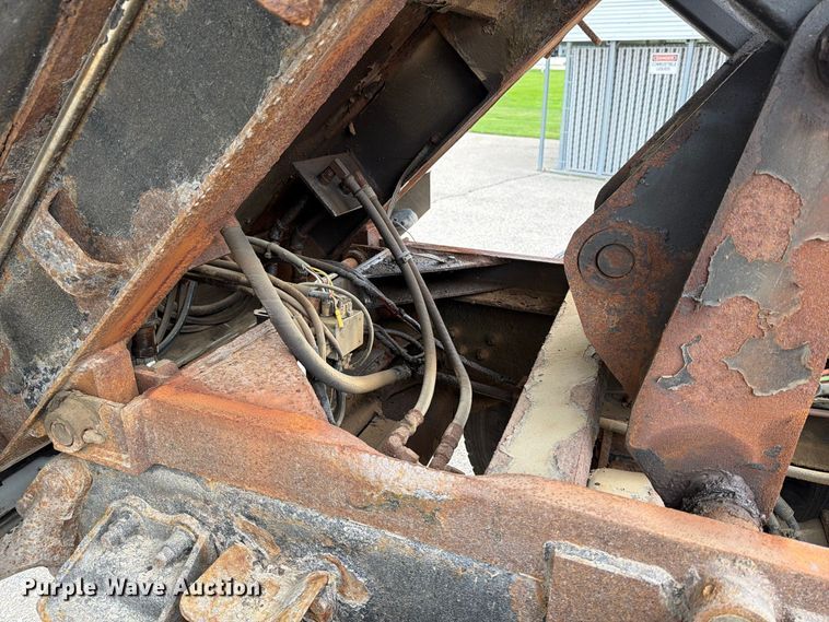 image for item FT7502 2002 Sterling L7500 dump truck
