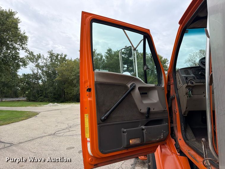 image for item FT7502 2002 Sterling L7500 dump truck