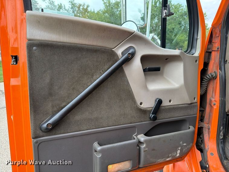 image for item FT7502 2002 Sterling L7500 dump truck
