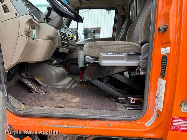 image for item FT7502 2002 Sterling L7500 dump truck