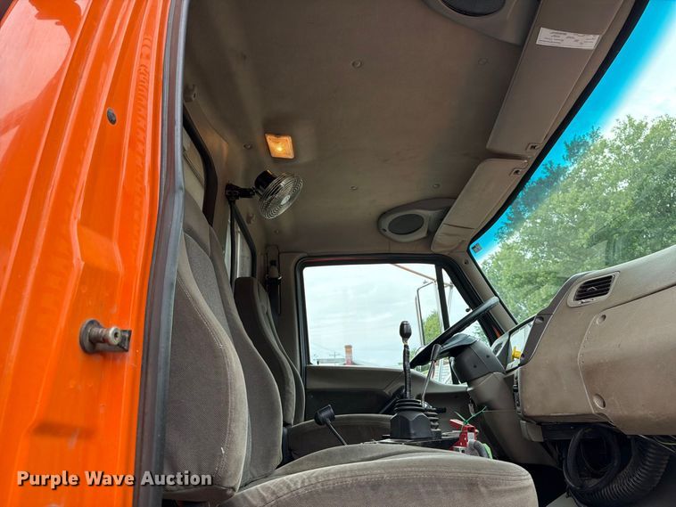 image for item FT7502 2002 Sterling L7500 dump truck