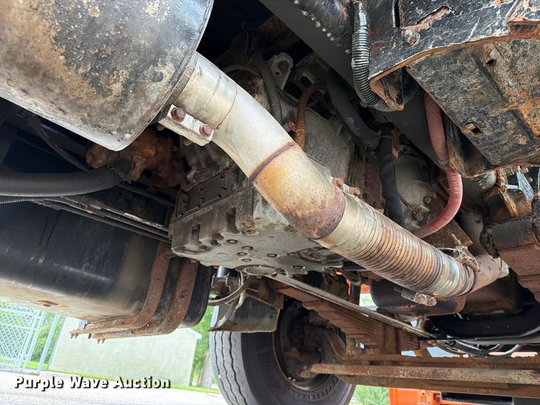 image for item FT7502 2002 Sterling L7500 dump truck