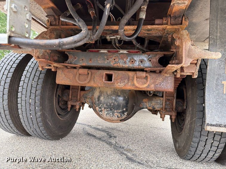image for item FT7502 2002 Sterling L7500 dump truck