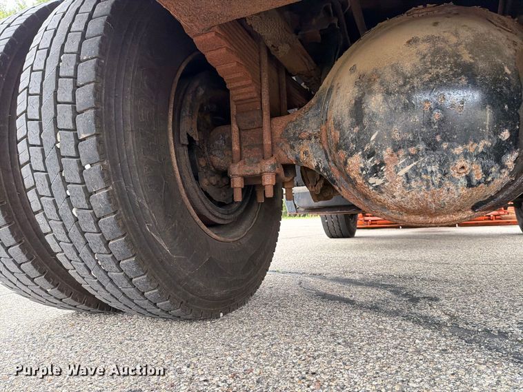 image for item FT7502 2002 Sterling L7500 dump truck