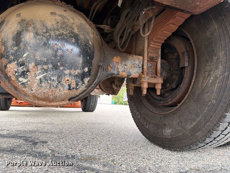 image for item FT7502 2002 Sterling L7500 dump truck