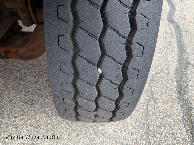image for item FT7502 2002 Sterling L7500 dump truck
