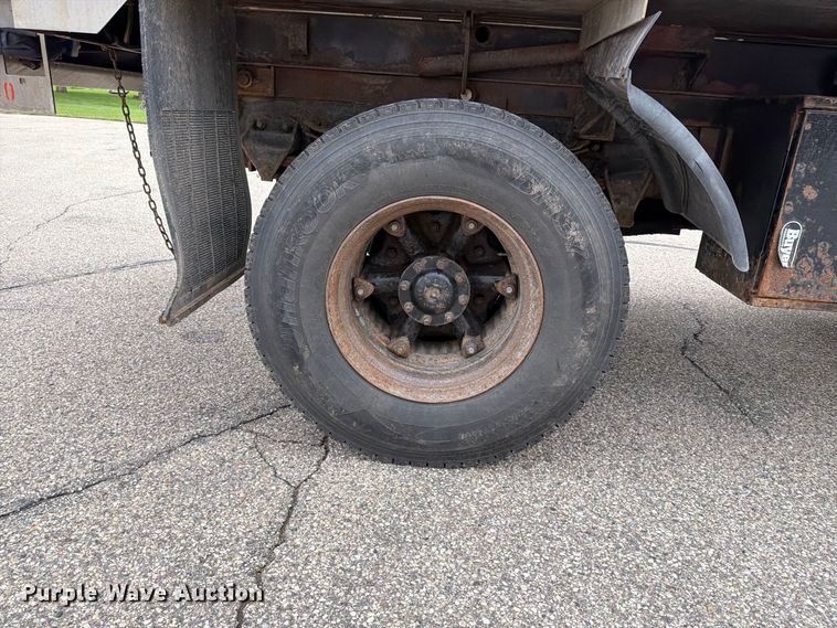 image for item FT7502 2002 Sterling L7500 dump truck