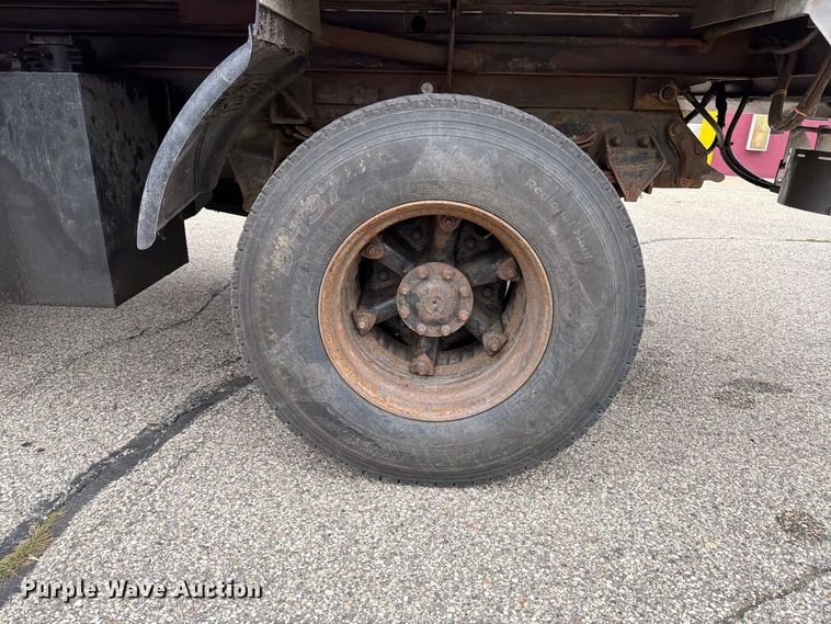 image for item FT7502 2002 Sterling L7500 dump truck