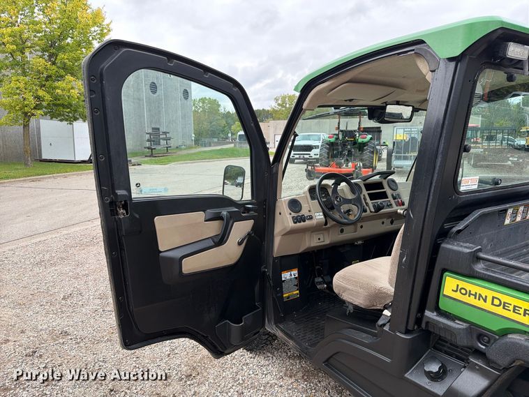 image for item FT7518 2021 John Deere 835R utility vehicle