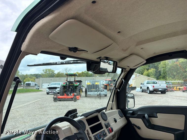 image for item FT7518 2021 John Deere 835R utility vehicle