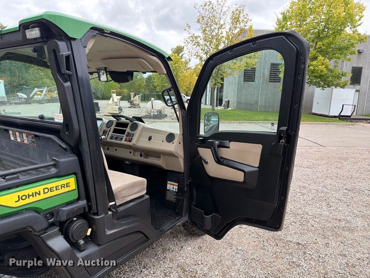 image for item FT7518 2021 John Deere 835R utility vehicle