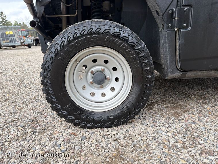 image for item FT7518 2021 John Deere 835R utility vehicle