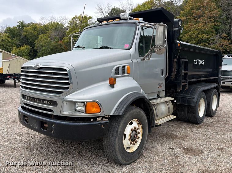 2004 Sterling Truck L9500 Series dump truck