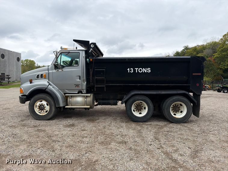 image for item FT7520 2004 Sterling Truck L9500 Series dump truck