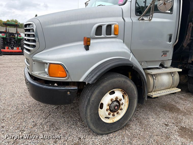 image for item FT7520 2004 Sterling Truck L9500 Series dump truck