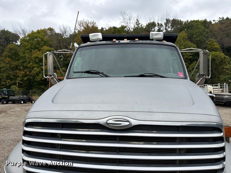image for item FT7520 2004 Sterling Truck L9500 Series dump truck