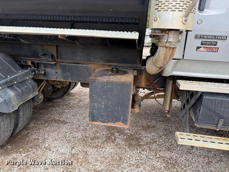 image for item FT7520 2004 Sterling Truck L9500 Series dump truck