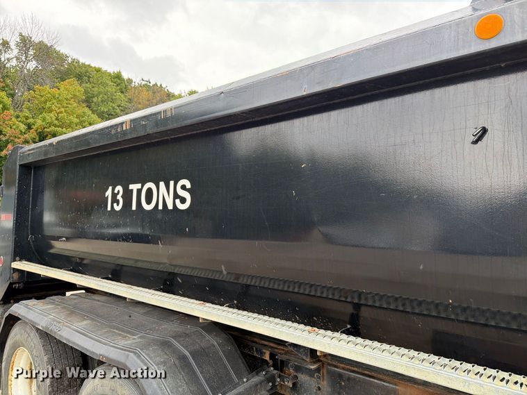 image for item FT7520 2004 Sterling Truck L9500 Series dump truck
