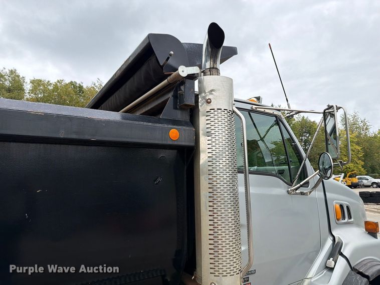 image for item FT7520 2004 Sterling Truck L9500 Series dump truck