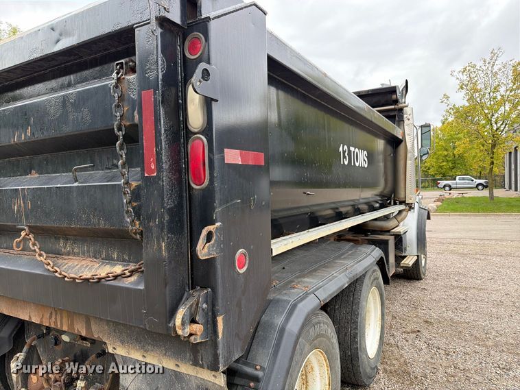 image for item FT7520 2004 Sterling Truck L9500 Series dump truck
