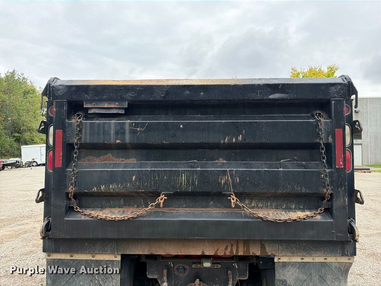 image for item FT7520 2004 Sterling Truck L9500 Series dump truck