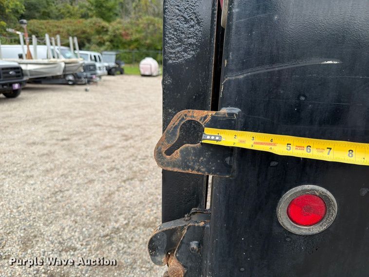 image for item FT7520 2004 Sterling Truck L9500 Series dump truck