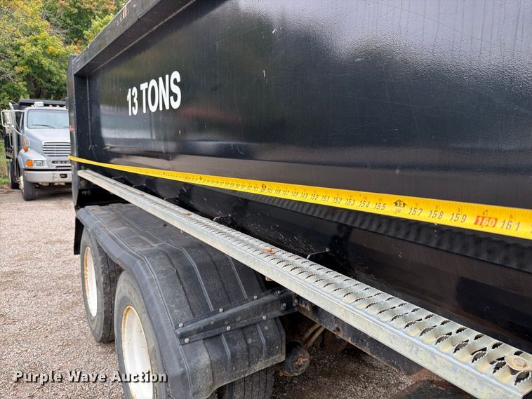 image for item FT7520 2004 Sterling Truck L9500 Series dump truck