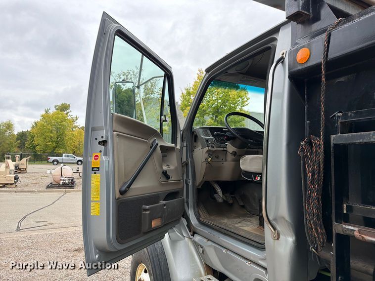 image for item FT7520 2004 Sterling Truck L9500 Series dump truck