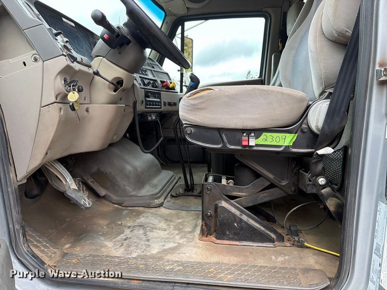 image for item FT7520 2004 Sterling Truck L9500 Series dump truck