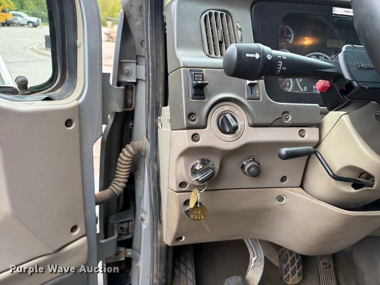 image for item FT7520 2004 Sterling Truck L9500 Series dump truck