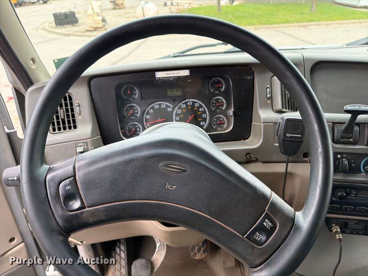 image for item FT7520 2004 Sterling Truck L9500 Series dump truck