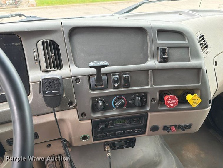 image for item FT7520 2004 Sterling Truck L9500 Series dump truck