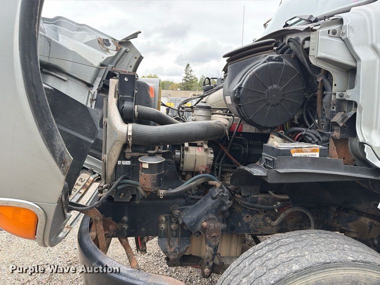 image for item FT7520 2004 Sterling Truck L9500 Series dump truck