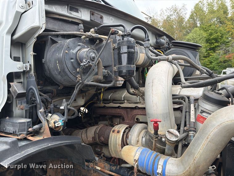 image for item FT7520 2004 Sterling Truck L9500 Series dump truck