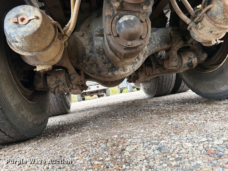 image for item FT7520 2004 Sterling Truck L9500 Series dump truck